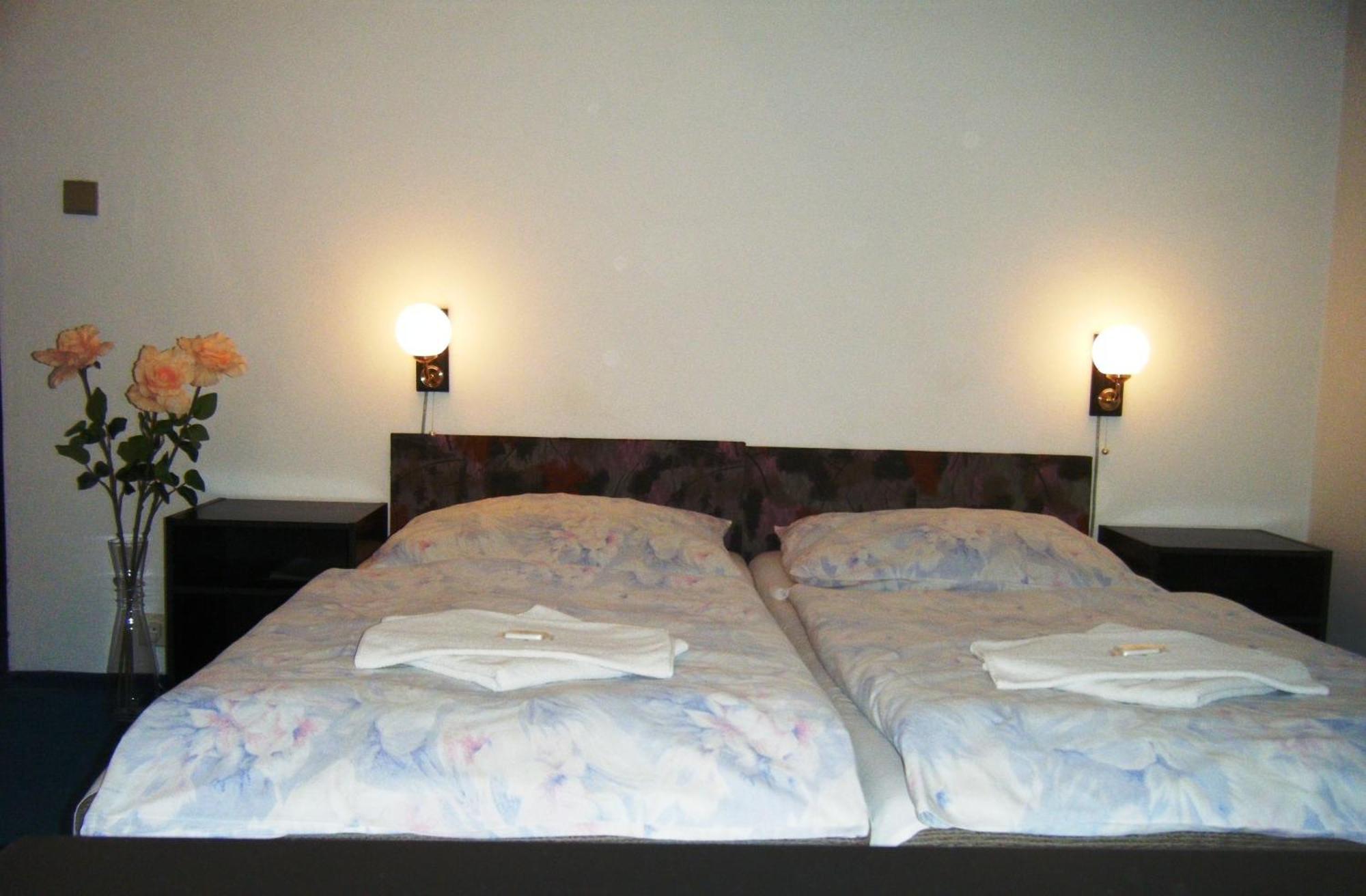 פרכאטיצ'ה Hotel Parkan חדר תמונה