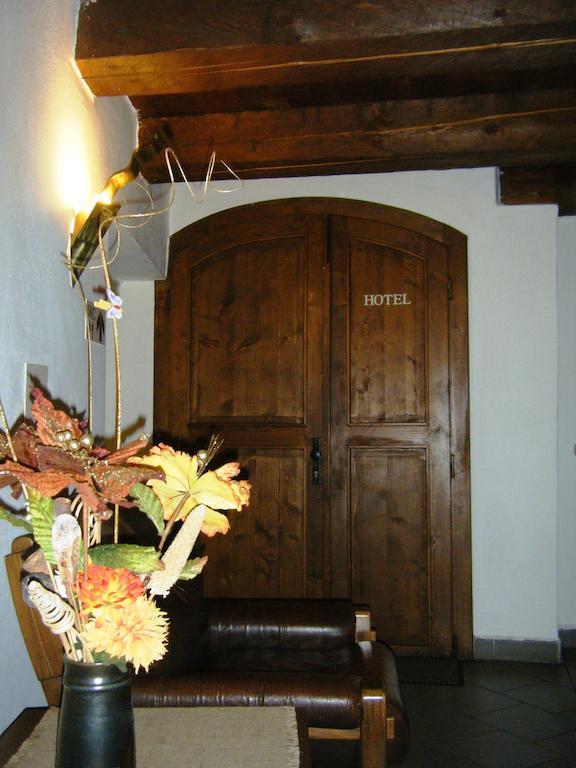 פרכאטיצ'ה Hotel Parkan מראה חיצוני תמונה